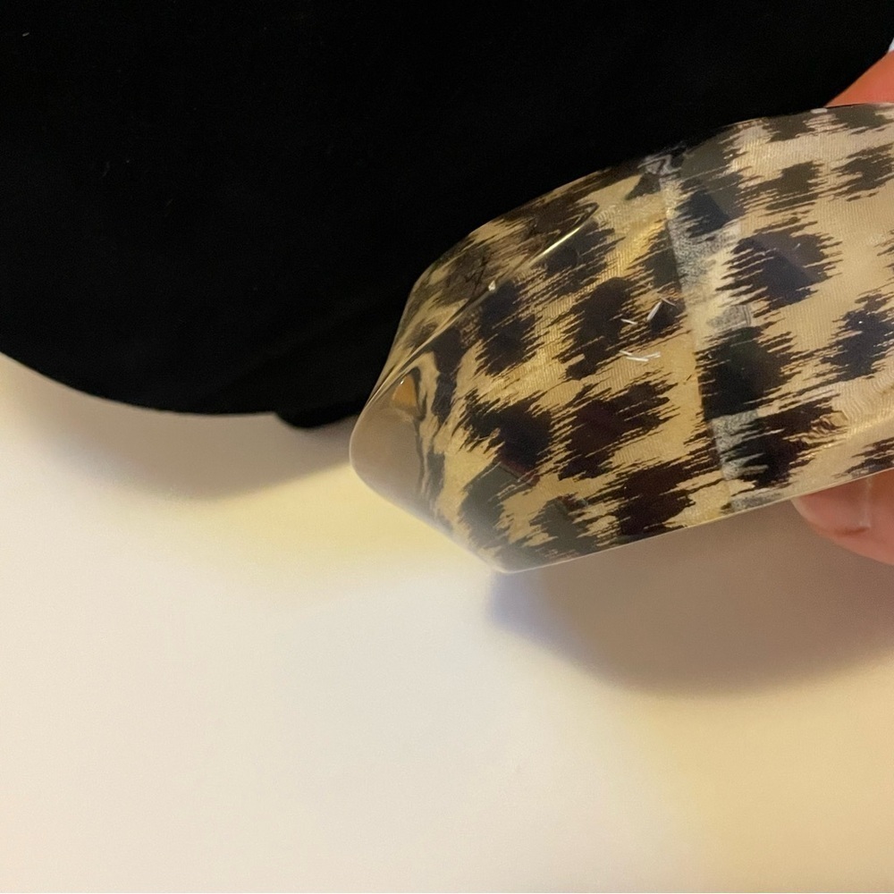 KATE SPADE IKAT RESIN POP ART LEOPARD BANGLE CUFF - Picture 7 of 13